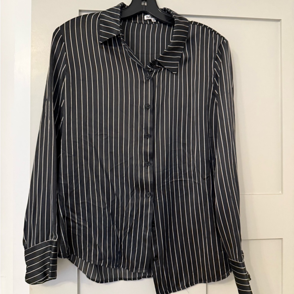 Size S Reformation Sky Relaxed Silk Top